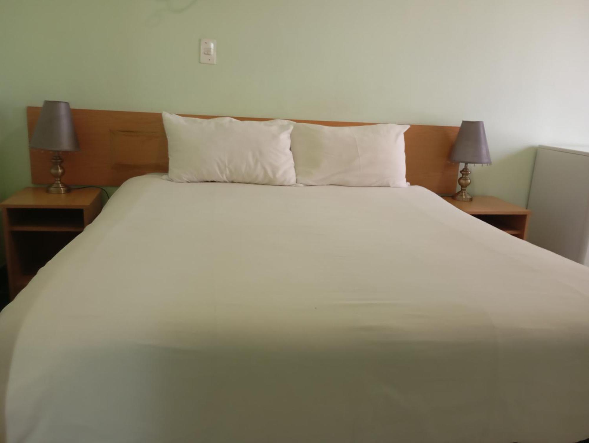 Brackendene Lodge Габороне Экстерьер фото